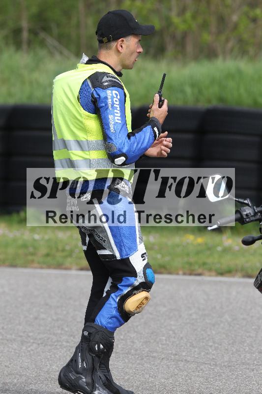 Archiv-2025/10 23.04.2025 Cornu Master School ADR/rot-rouge/unklar